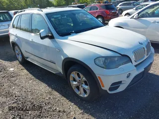 2011 BMW X5 35d z VIN 5UXZW0C53BL369805, wystawiony jako IAAI lot #42305054 z przebiegiem Nie podano mil oraz . Historia ofert i sprzedaży dostępna na DreamBid. Obrazek 1.