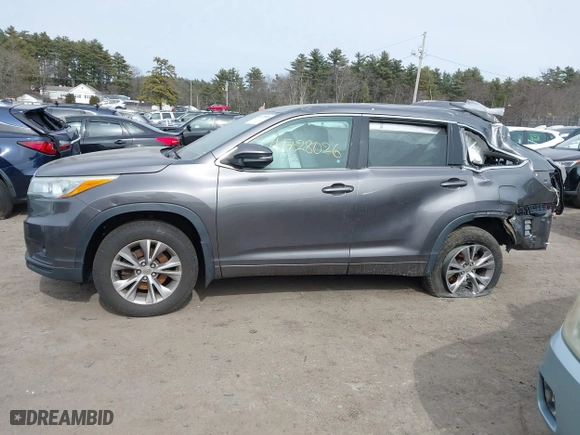 2015 Toyota Highlander LE with VIN 5TDBKRFH4FS180612, listed as a IAAI auction lot 41728026 with 87,764 mi miles. Bid and sale history available at carsss.com. Image 14.