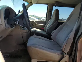 2001 GMC Safari with VIN 1GKDM19W61B511225, listed as a Copart auction lot 60550824 with 161,799 mi miles and Clean Title. Bid and sale history available at carsss.com. Image 7.