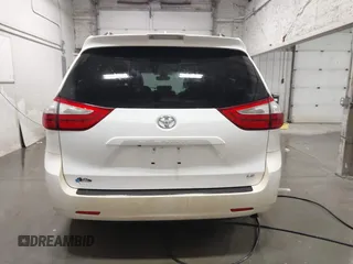 2018 Toyota Sienna LE Auto Access Seat with VIN 5TDKZ3DC4JS922290, listed as a IAAI auction lot 41615724 with 100,632 mi miles. Bid and sale history available at carsss.com. Image 16.