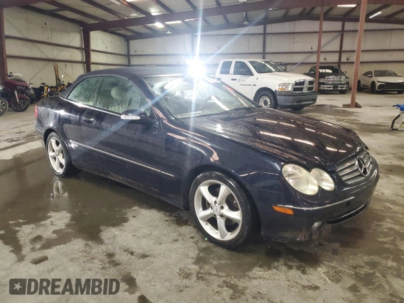 2005 Mercedes-Benz CLK 320 z VIN WDBTK65G45T048797, wystawiony jako Copart lot #71617034 z przebiegiem 84 006 mil mil oraz Szkoda całkowita • Salvage title. Historia ofert i sprzedaży dostępna na DreamBid. Obrazek 4.