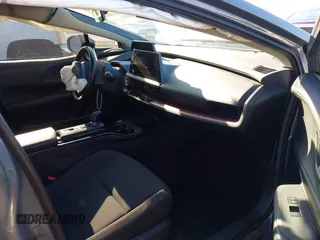 2024 Toyota Prius SE z VIN JTDACACU4R3013796, wystawiony jako IAAI lot #41866441 z przebiegiem 49 837 mil mil oraz . Historia ofert i sprzedaży dostępna na DreamBid. Obrazek 5.