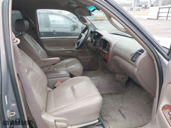 2001 Toyota Tundra Ltd with VIN 5TBBT48101S136463, listed as a IAAI auction lot 41768004 with 224,985 mi miles. Bid and sale history available at carsss.com. Image 5.
