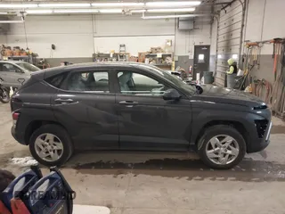 2024 Hyundai Kona SE with VIN KM8HACABXRU041822, listed as a IAAI auction lot 41940887 with 24,505 mi miles. Bid and sale history available at carsss.com. Image 14.