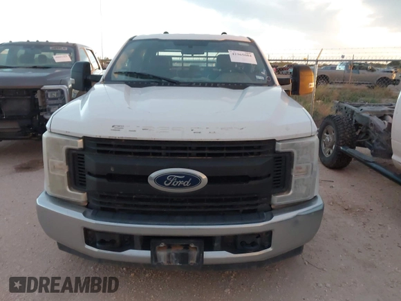 2017 Ford F-350 XL z VIN 1FT7W3AT0HED60746, wystawiony jako IAAI lot #42365684 z przebiegiem 160 642 mil mil oraz . Historia ofert i sprzedaży dostępna na DreamBid. Obrazek 11.