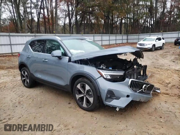 2023 Volvo XC40 Plus Bright Theme with VIN YV4L12UN4P2078384, listed as a Copart auction lot 84097054 with 13,602 mi miles and Salvage Title. Bid and sale history available at DreamBid. Image 11.