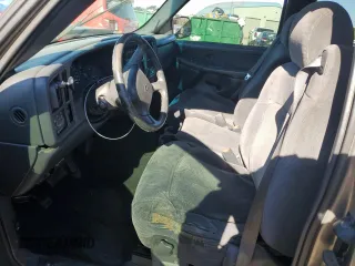 2002 Chevrolet Silverado 1500 LS with VIN 2GCEC19V121194904, listed as a Copart auction lot 84408904 with 266,795 mi miles and Salvage Title. Bid and sale history available at DreamBid. Image 7.