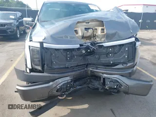 2023 Ford F-150 Lightning Pro с VIN 1FT6W1EVXPWG49668, выставлен на аукционе IAAI как лот 42269881 с пробегом 15 012 миль миль и . История ставок и продаж доступна на DreamBid. Изображение 6.