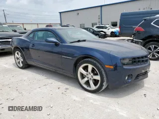 2012 Chevrolet Camaro 2LT z VIN 2G1FC1E33C9160967, wystawiony jako Copart lot #57489325 z przebiegiem 148 155 mil mil oraz Czysty tytuł • Clean title. Historia ofert i sprzedaży dostępna na DreamBid. Obrazek 4.