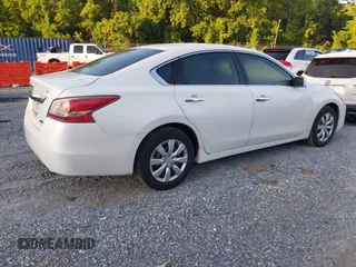 2013 Nissan Altima SV with VIN 1N4AL3AP0DC209287, listed as a IAAI auction lot 42710785 with 222,144 mi miles and . Bid and sale history available at DreamBid. Image 4.