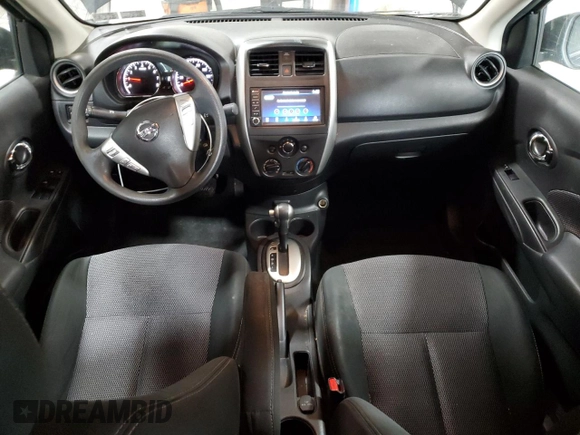 2019 Nissan Versa SV z VIN 3N1CN7APXKL829797, wystawiony jako Copart lot #59016235 z przebiegiem 90 811 mil mil oraz Szkoda całkowita • Salvage title. Historia ofert i sprzedaży dostępna na DreamBid. Obrazek 8.