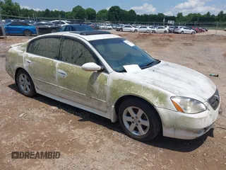 2003 Nissan Altima S z VIN 1N4AL11D63C127766, wystawiony jako IAAI lot #42466602 z przebiegiem 233 623 mil mil oraz . Historia ofert i sprzedaży dostępna na DreamBid. Obrazek 1.