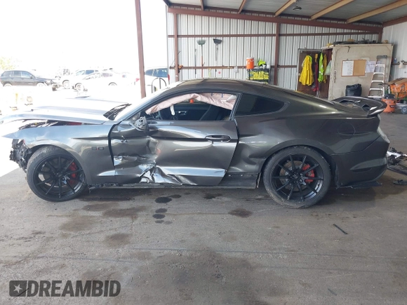 2015 Ford Mustang GT z VIN 1FA6P8CF7F5370481, wystawiony jako IAAI lot #42277005 z przebiegiem 108 976 mil mil oraz . Historia ofert i sprzedaży dostępna na DreamBid. Obrazek 14.