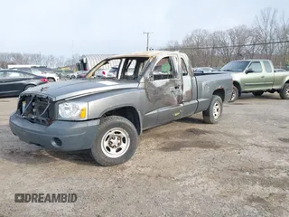2006 Dodge Dakota ST with VIN 1D7HE22KX6S697744, listed as a IAAI auction lot 41837569 with Not Provided miles and . Bid and sale history available at carsss.com. Image 2.