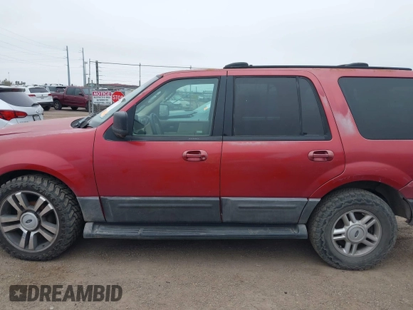 2004 Ford Expedition Special Service with VIN 1FMPU15L44LB86041, listed as a IAAI auction lot 41411675 with 1 mi miles. Bid and sale history available at carsss.com. Image 14.