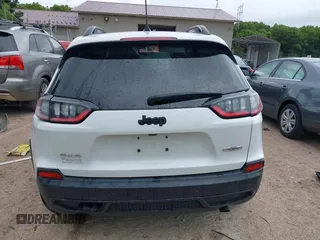 2020 Jeep Cherokee Latitude with VIN 1C4PJMCXXLD578180, listed as a IAAI auction lot 42438023 with 82,845 mi miles and . Bid and sale history available at DreamBid. Image 17.