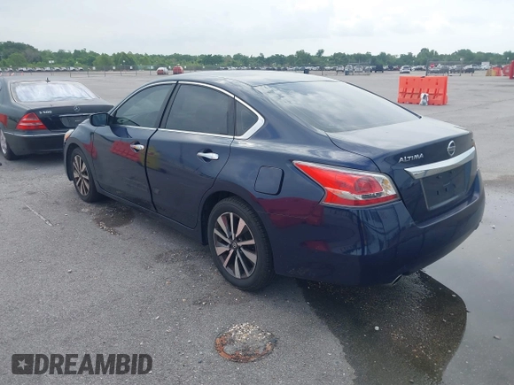 2015 Nissan Altima 2.5 z VIN 1N4AL3AP0FN863262, wystawiony jako IAAI lot #42462657 z przebiegiem 123 554 mil mil oraz . Historia ofert i sprzedaży dostępna na DreamBid. Obrazek 3.