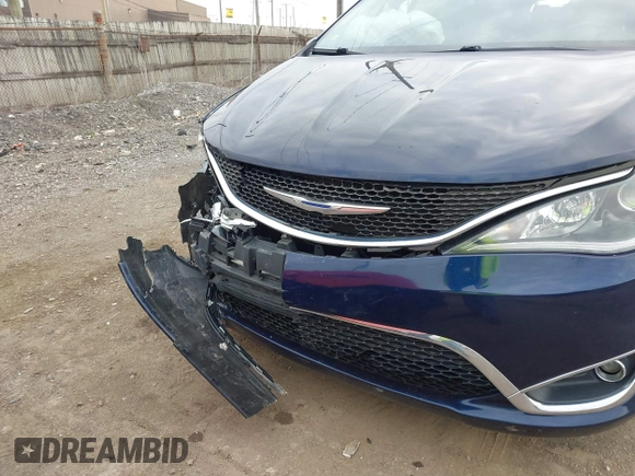 2018 Chrysler Pacifica Touring L with VIN 2C4RC1BG8JR271328, listed as a IAAI auction lot 41961546 with 84,740 mi miles and . Bid and sale history available at DreamBid. Image 6.