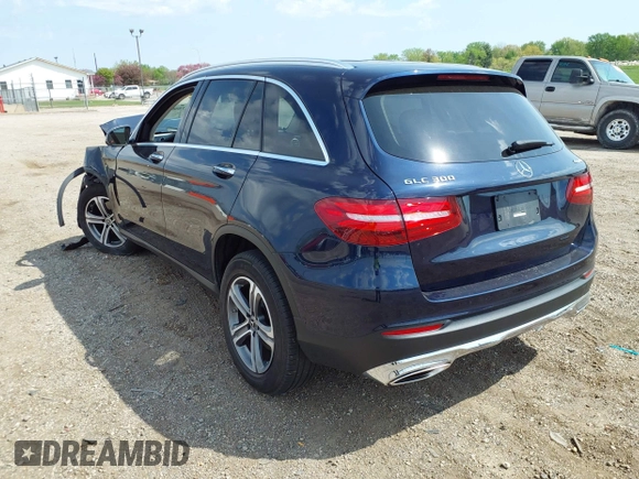2019 Mercedes-Benz GLC 300 z VIN WDC0G4KB5KF626915, wystawiony jako IAAI lot #42100847 z przebiegiem 22 440 mil mil oraz . Historia ofert i sprzedaży dostępna na DreamBid. Obrazek 3.