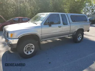 1993 Toyota Pickup DLX with VIN JT4VN13D2P5122724, listed as a Copart auction lot 63139785 with 220,050 mi miles and Clean title. Bid and sale history available at DreamBid. Image 1.
