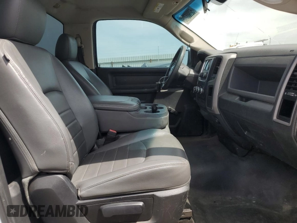 2014 Ram 1500 Tradesman z VIN 3C6JR6AG8EG332268, wystawiony jako Copart lot #52888705 z przebiegiem 245 476 mil mil oraz Szkoda całkowita • Salvage title. Historia ofert i sprzedaży dostępna na DreamBid. Obrazek 10.