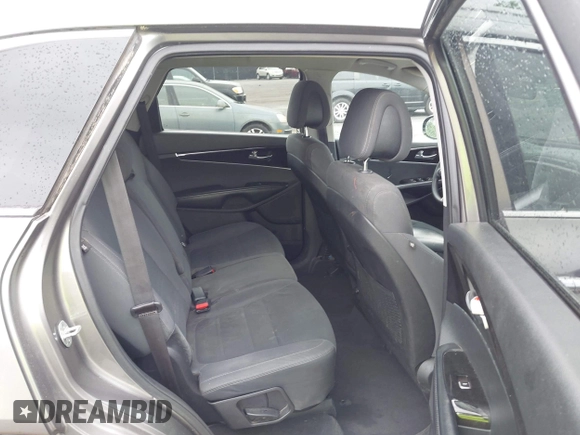 2016 Kia Sorento LX with VIN 5XYPGDA51GG012335, listed as a IAAI auction lot 42224249 with 166,752 mi miles and . Bid and sale history available at DreamBid. Image 8.