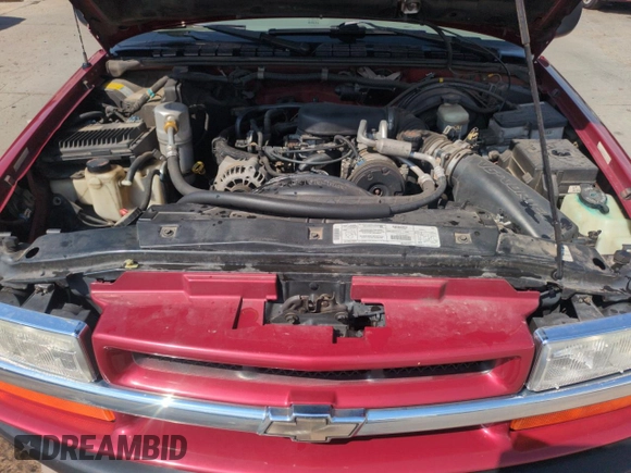 1998 Chevrolet Blazer LS with VIN 1GNCT18W5WK236585, listed as a Copart auction lot 62900435 with 123,272 mi miles and Salvage title. Bid and sale history available at DreamBid. Image 12.