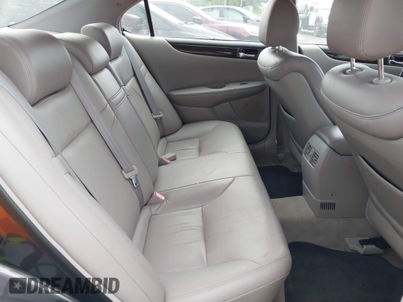 2004 Lexus ES 330 with VIN JTHBA30G145052409, listed as a IAAI auction lot 42180095 with 177,781 mi miles. Bid and sale history available at carsss.com. Image 8.