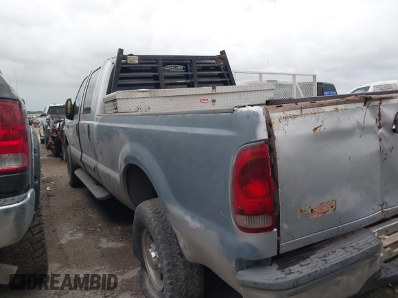 2002 Ford F-350 XL with VIN 1FTSW31F02EB38462, listed as a IAAI auction lot 42088385 with 360,573 mi miles and . Bid and sale history available at DreamBid. Image 3.