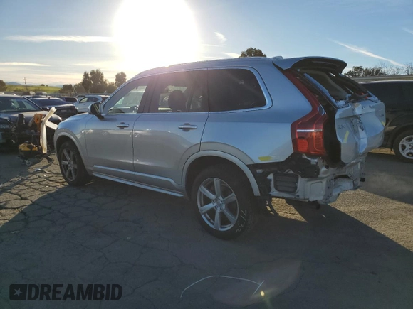 2021 Volvo XC90 Momentum with VIN YV4A221K6M1712505, listed as a Copart auction lot 87847165 with 85,095 mi miles and Salvage Title. Bid and sale history available at carsss.com. Image 2.