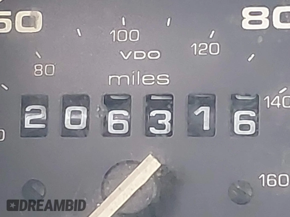 1991 Volkswagen Jetta z VIN 3VWRB21G1MM017401, wystawiony jako IAAI lot #41018295 z przebiegiem 206 316 mil mil oraz . Historia ofert i sprzedaży dostępna na DreamBid. Obrazek 12.