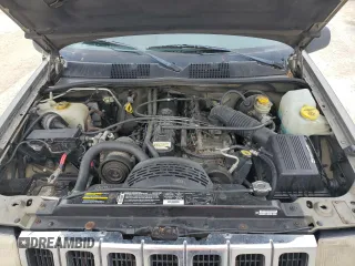1998 Jeep Grand Cherokee Laredo with VIN 1J4GZ58S6WC137968, listed as a Copart auction lot 84083454 with 0 mi miles and Non Repairable. Bid and sale history available at carsss.com. Image 12.