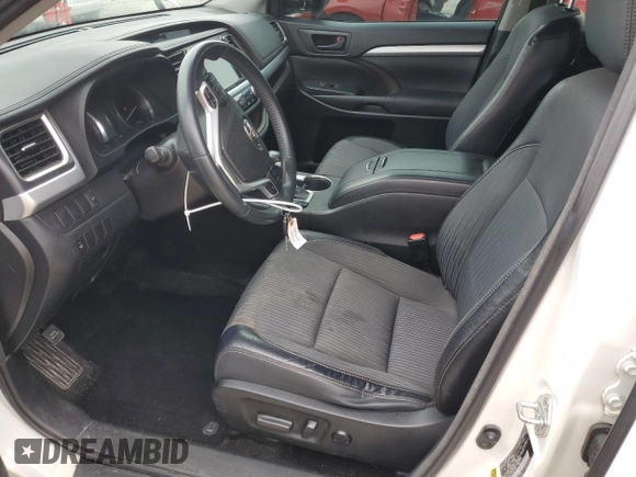 2016 Toyota Highlander LE z VIN 5TDBKRFH1GS277655, wystawiony jako Copart lot #51135055 z przebiegiem 147 261 mil mil oraz Nie do naprawy • Non repairable. Historia ofert i sprzedaży dostępna na DreamBid. Obrazek 7.
