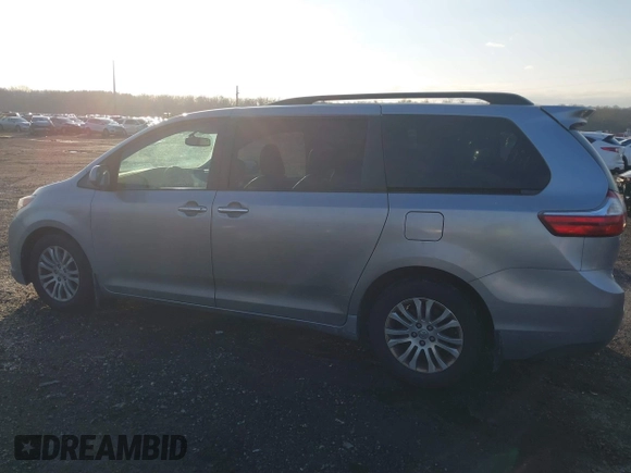 2016 Toyota Sienna XLE with VIN 5TDYK3DC2GS720782, listed as a IAAI auction lot 41184141 with 146,656 mi miles. Bid and sale history available at carsss.com. Image 15.