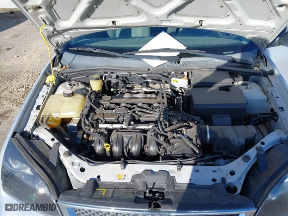 2005 Ford Focus S with VIN 1FAFP34N15W193279, listed as a IAAI auction lot 41802869 with 111,882 mi miles. Bid and sale history available at carsss.com. Image 10.