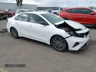 2022 Kia Forte GT-Line with VIN 3KPF54AD4NE472687, listed as a IAAI auction lot 41778567 with 37,042 mi miles. Bid and sale history available at carsss.com. Image 1.