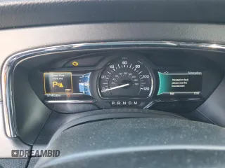 2015 Lincoln Navigator z VIN 5LMJJ3HT2FEJ12367, wystawiony jako Copart lot #56930865 z przebiegiem 71 415 mil mil oraz Szkody całkowita. Historia ofert i sprzedaży dostępna na DreamBid. Obrazek 9.