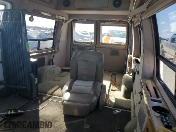 2003 Ford Econoline Cargo Recreational with VIN 1FDPE24LX3HA52446, listed as a Copart auction lot 77249664 with 109,911 mi miles and Non Repairable. Bid and sale history available at DreamBid. Image 10.