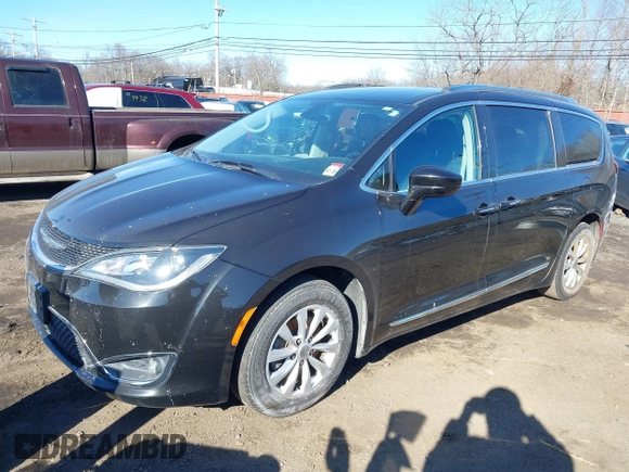 2018 Chrysler Pacifica Touring L z VIN 2C4RC1BG2JR114345, wystawiony jako IAAI lot #41629088 z przebiegiem 114 682 mil mil oraz . Historia ofert i sprzedaży dostępna na DreamBid. Obrazek 2.