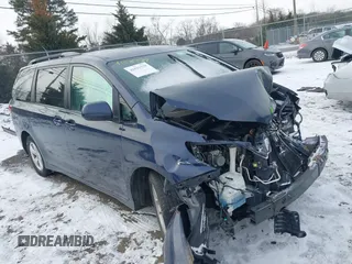 2018 Toyota Sienna LE Auto Access Seat with VIN 5TDKZ3DC3JS905514, listed as a IAAI auction lot 41591539 with 1 mi miles. Bid and sale history available at carsss.com. Image 1.