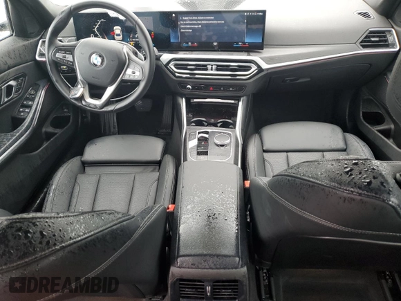 2024 BMW 3 Series 330i z VIN 3MW69FF04R8E77783, wystawiony jako Copart lot #44242645 z przebiegiem 11 475 mil mil oraz Czysty tytuł • Clean title. Historia ofert i sprzedaży dostępna na DreamBid. Obrazek 8.