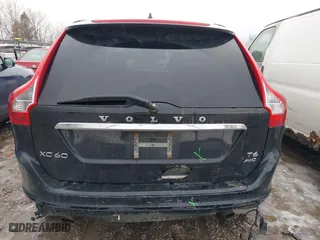 2017 Volvo XC60 Dynamic with VIN YV449MRR2H2028279, listed as a IAAI auction lot 41631683 with 100,934 mi miles. Bid and sale history available at carsss.com. Image 17.