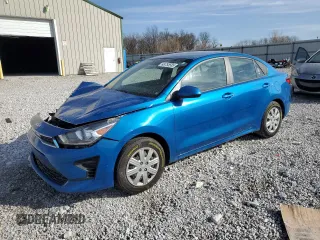 2023 Kia Rio S z VIN 3KPA24AD2PE529734, wystawiony jako Copart lot #48755585 z przebiegiem 99 031 mil mil oraz Szkody całkowita. Historia ofert i sprzedaży dostępna na DreamBid. Obrazek 1.
