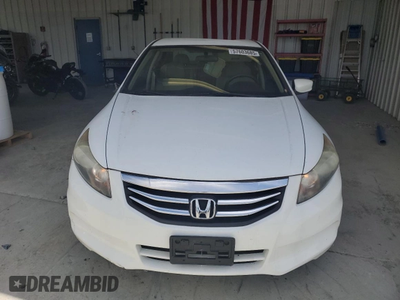 2011 Honda Accord LX z VIN 1HGCP2F39BA078037, wystawiony jako Copart lot #57603685 z przebiegiem 108 970 mil mil oraz Szkoda całkowita • Salvage title. Historia ofert i sprzedaży dostępna na DreamBid. Obrazek 5.