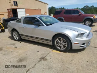 2013 Ford Mustang V6 z VIN 1ZVBP8AM8D5256204, wystawiony jako Copart lot #56149115 z przebiegiem 136 830 mil mil oraz Szkoda całkowita • Salvage title. Historia ofert i sprzedaży dostępna na DreamBid. Obrazek 4.