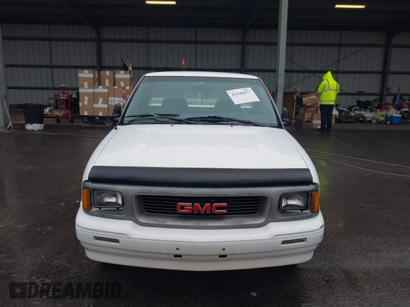 1997 GMC Sonoma SLS with VIN 1GTCS14X9V8506598, listed as a IAAI auction lot 41540477 with 205,481 mi miles. Bid and sale history available at carsss.com. Image 6.