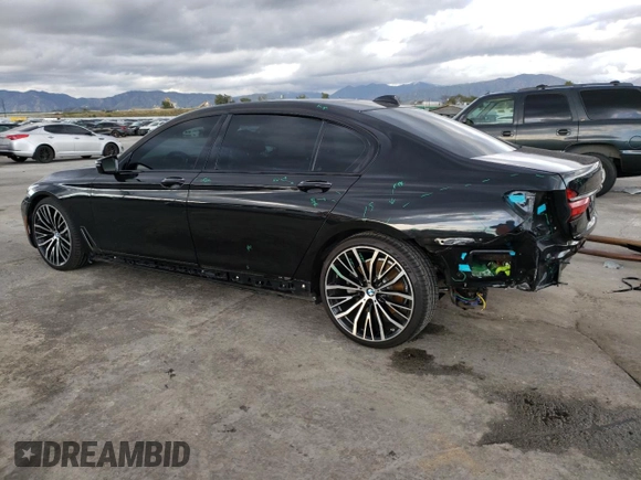 2019 BMW 7 Series 740i with VIN WBA7E2C55KB217499, listed as a Copart auction lot 43136573 with 36,419 mi miles. Bid and sale history available at carsss.com. Image 2.