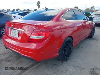 2013 Mercedes-Benz C 250 z VIN WDDGJ4HB3DG060396, wystawiony jako IAAI lot #41519502 z przebiegiem 119 252 mil mil oraz . Historia ofert i sprzedaży dostępna na DreamBid. Obrazek 4.