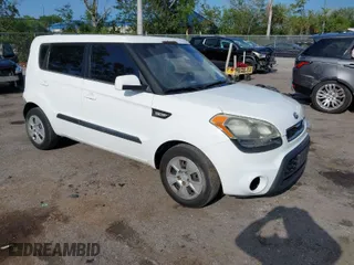 2013 Kia Soul with VIN KNDJT2A57D7754706, listed as a IAAI auction lot 41942848 with 151,463 mi miles. Bid and sale history available at carsss.com. Image 1.