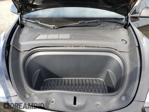 2021 Tesla Model Y Long Range with VIN 5YJYGAEE9MF137910, listed as a Copart auction lot 81921303 with 47,397 mi miles and Salvage Title. Bid and sale history available at DreamBid. Image 12.